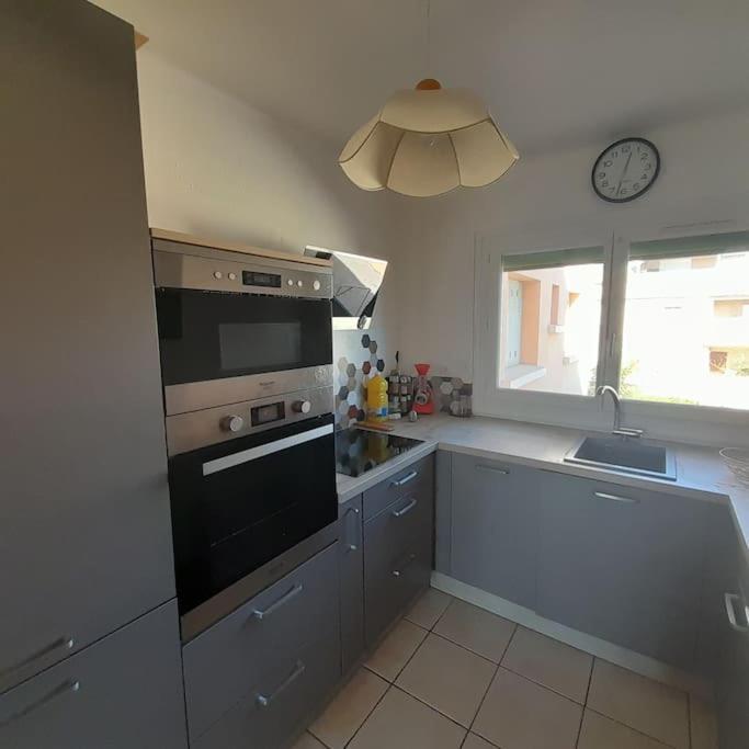 Petit Coin De Paradis 2 Mn De La 2chs Balcon Clim Parking Apartment Six-Fours-les-Plages